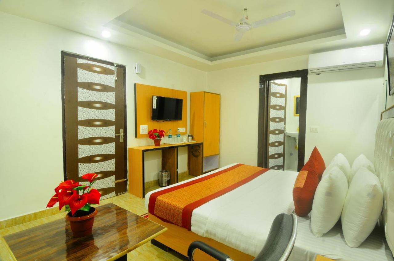 Hotel Noida Delight Exterior foto