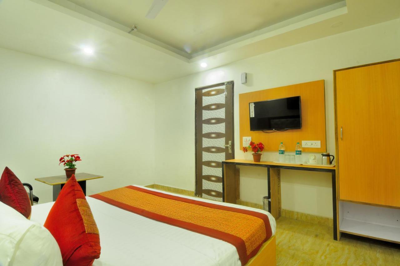 Hotel Noida Delight Exterior foto