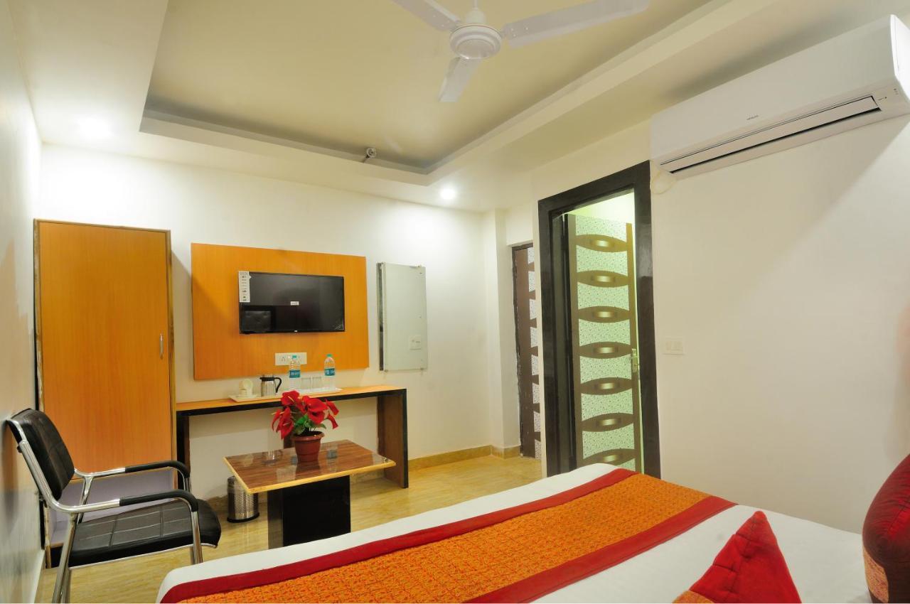Hotel Noida Delight Exterior foto